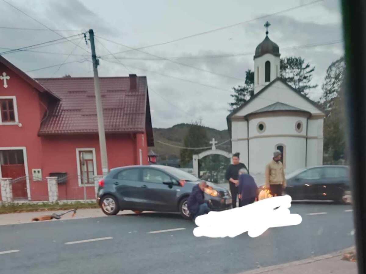 U Ilijašu nezgoda, jedna osoba leži na putu