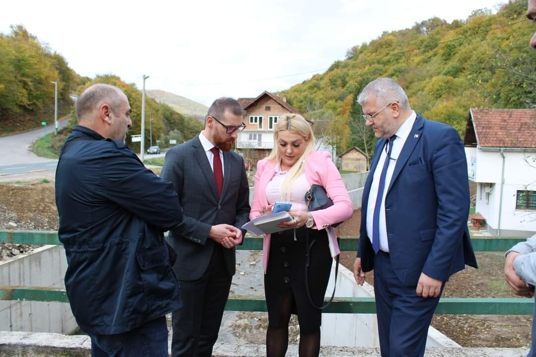 Ministar Mijatović obišao radove na regulaciji riječnih korita u općini Vogošća