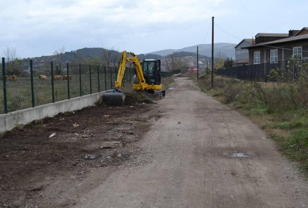 Počeli radovi na rekonstrukciji puta ka učeničkim radionicama SŠC “Nedžad Ibrišimović”