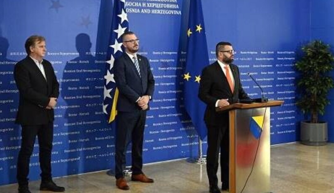 Načelnik Fazlić i ministar Hurtić potpisali Sporazum za izgradnju stambenog objekta za romsku populaciju na području općine Ilijaš