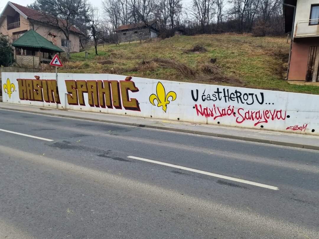 Navijači FK Sarajevo iz Ilijaša iscrtali grafit u čast heroju Hašimu Spahiću