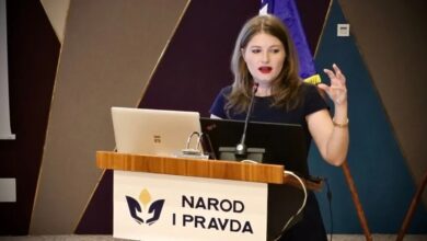 Državna parlamentarka Mia Karamehić Abazović (NiP) nezadovoljne mlade u Sarajevu je nazvala “hiperprivilegovanom kastom”