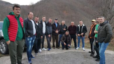 Radna akcija na čišćenju puta u Slatini kod Srebrenice