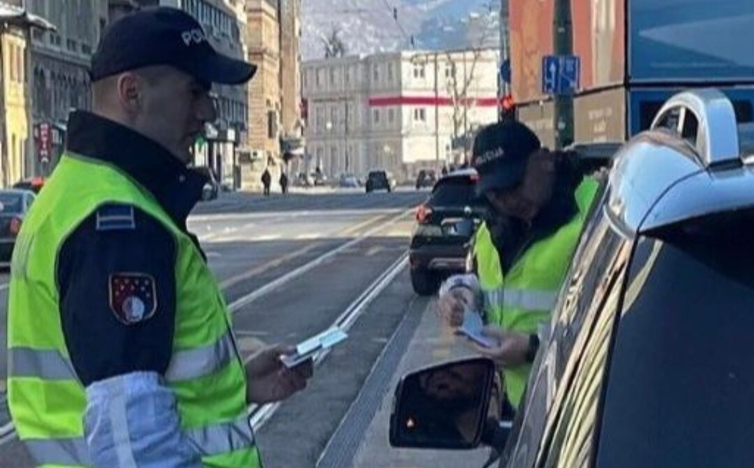 Policija u Sarajevu uručila čak 1.048 prekršajnih naloga