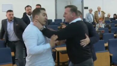 Zasjedanje Skupštine KS prekinuto zbog fizičkog sukoba Zahiragića i Vrete (video)