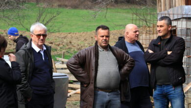 Načelnik Općine Ilijaš Akif Fazlić posjetio vlasnika Handžića čiju je štalu sinoć zahvatio požar