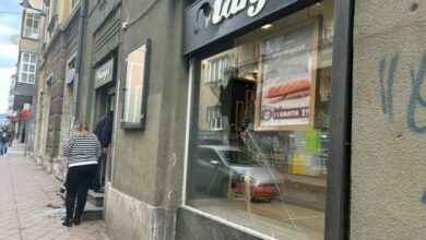 Razbijeni izlozi pekare Manja u Sarajevu