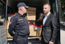Općina Novi Grad izdvojila 100.000 KM: Efendić uručio specijaliziranu obuću za 210 policajaca