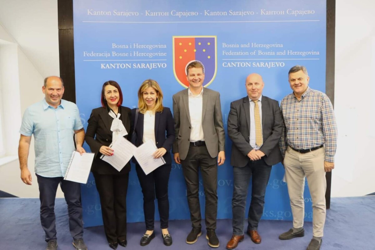 Ministar Hasanović i direktori potpisali sporazume: Četiri zavoda dobila sredstva za nabavku opreme