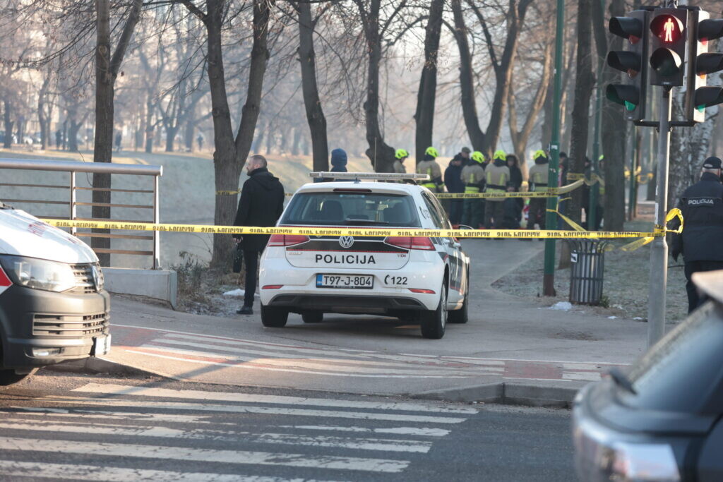 Policija iz korita Miljacke izvukla beživotno tijelo žene, uviđaj u toku