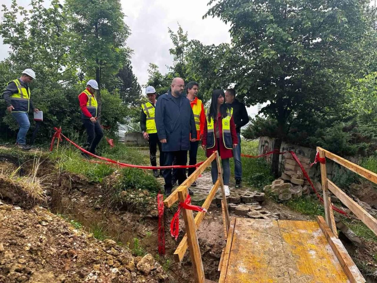 Ministar saobraćaja Kantona Sarajevo Adnan Šteta obišao je radove na izgradnji trolejbuske mreže do Vogošće