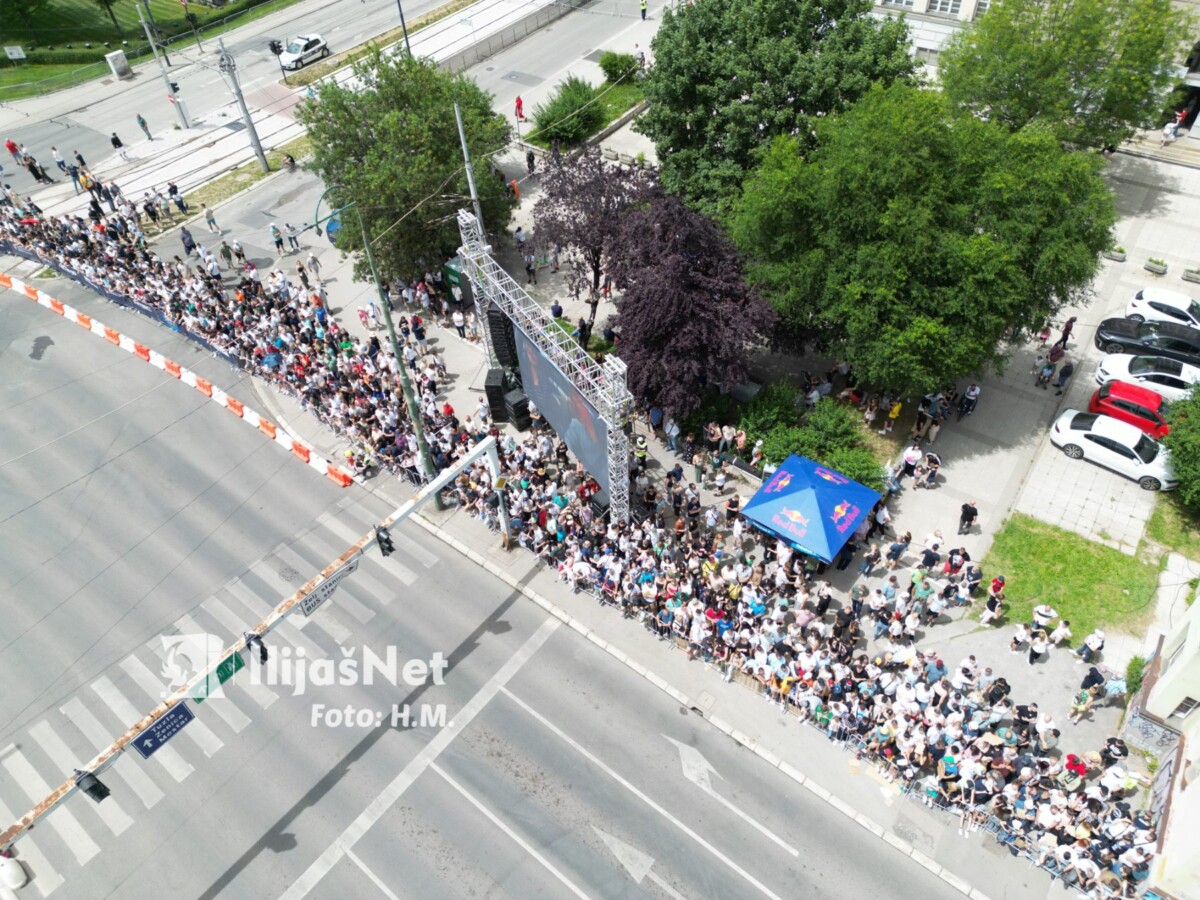 Počeo Red Bull Showrun!