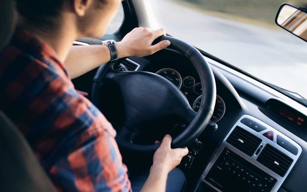 Šta raditi kada vam auto stane na putu: Savjeti za vozače