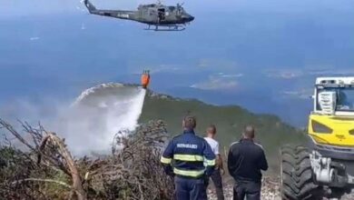 Požar na Bjelašnici eskalirao i silazi u šumu, potrebna intervencija helikoptera