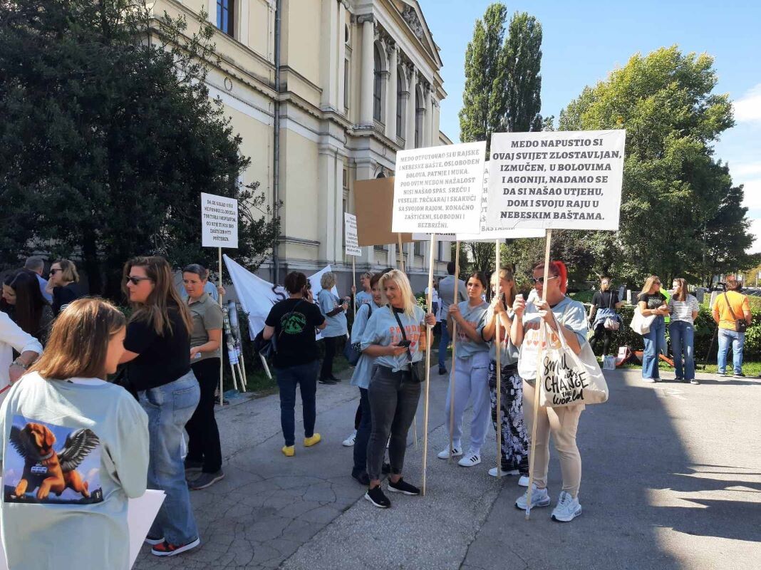 Protest građana zbog izmjena Zakona o zaštiti životinja