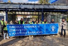 Jednosatni protest radnika Kliničkog centra Univerziteta u Sarajevu.