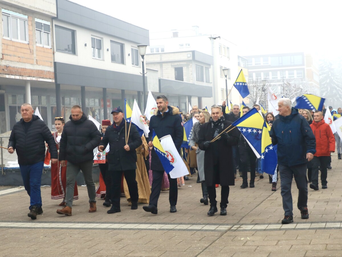 Svečani defile povodom Dana državnosti Bosne i Hercegovine