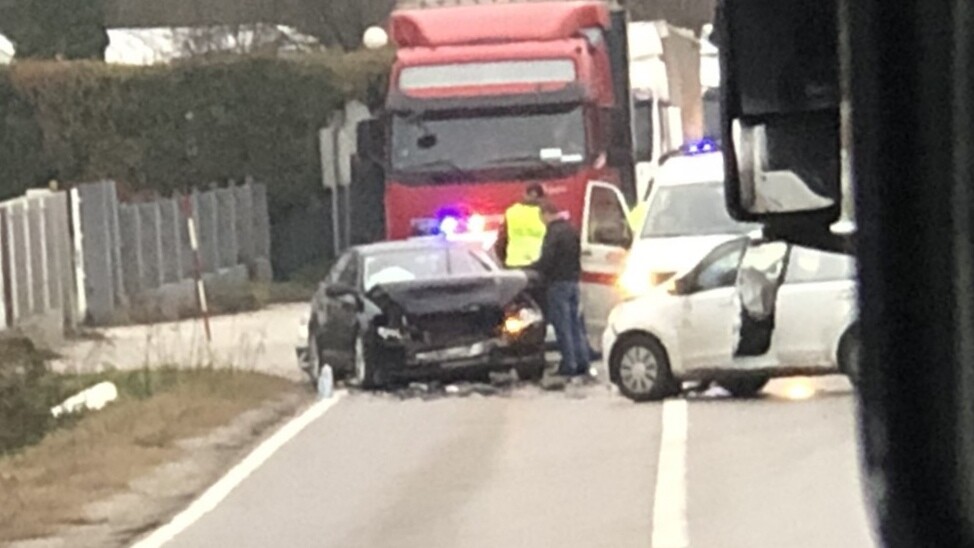 Saobraćajna nesreća na putu Vogošća-Semizovac: Povrijeđene dvije osobe