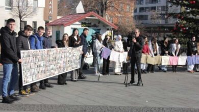 Održano mirno okupljanje Majki Srebrenice u Tuzli
