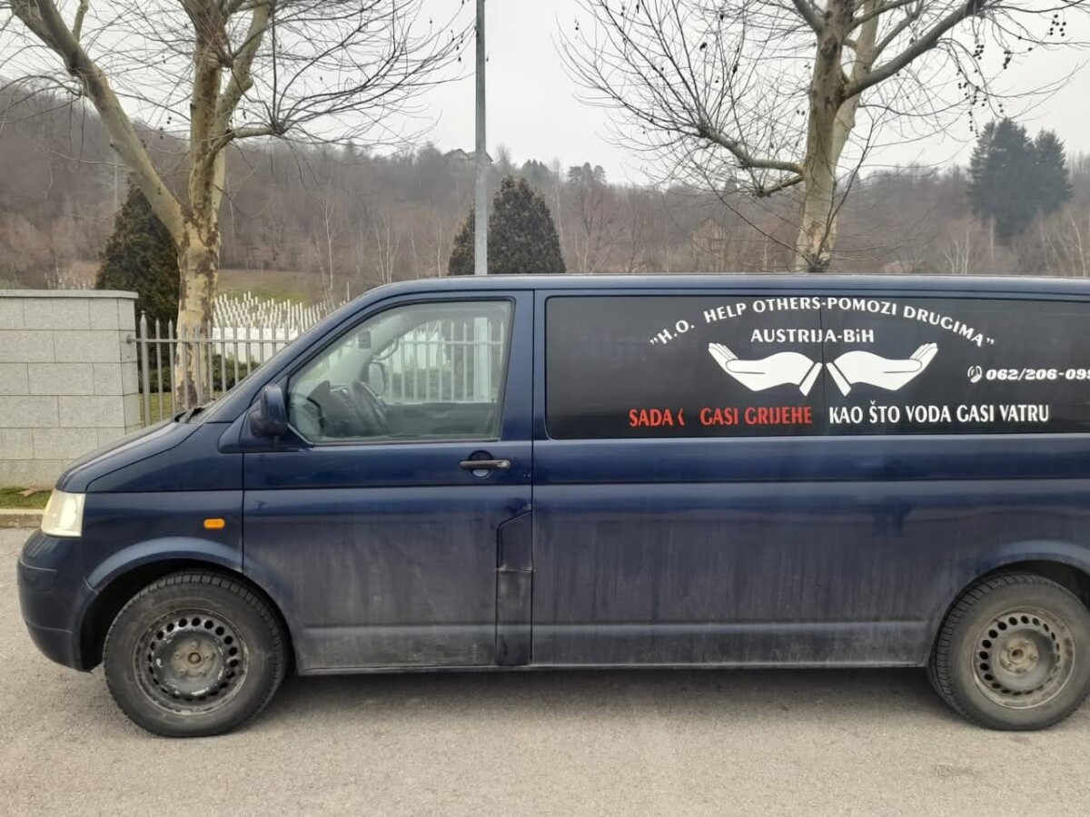 Humanitarna organizacija “Help Others” iz Austrije u Potočarima podijelila prehrambeno-higijenske pakete