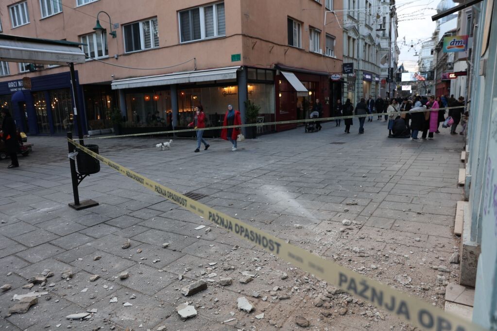 Ponovno se obrušila fasada u centru Sarajeva