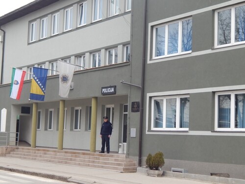 Incident u Visokom: Majstor im radio na kući, a oni mu oduzeli automobil