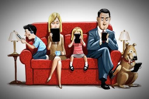 Kako su društvene mreže zamijenile toplinu porodičnih veza?