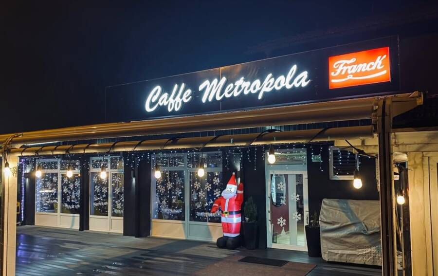 Želite li odmoriti uz kafu, sok i kolač Caffe bar Metropola u Ilijašu pravo je mjesto za vas