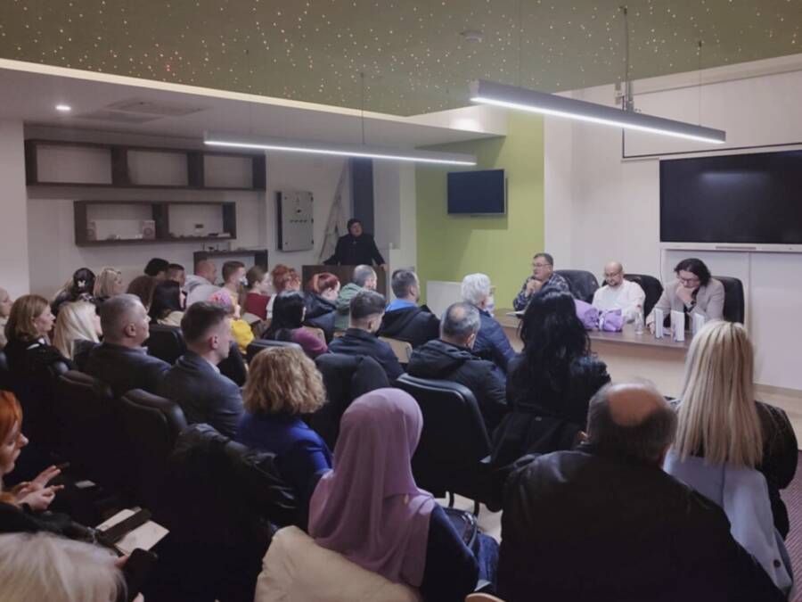 U ilijaškom Biznis centru održana promocija knjige “Moj mačak se zove Greg” autora Admira Džanke