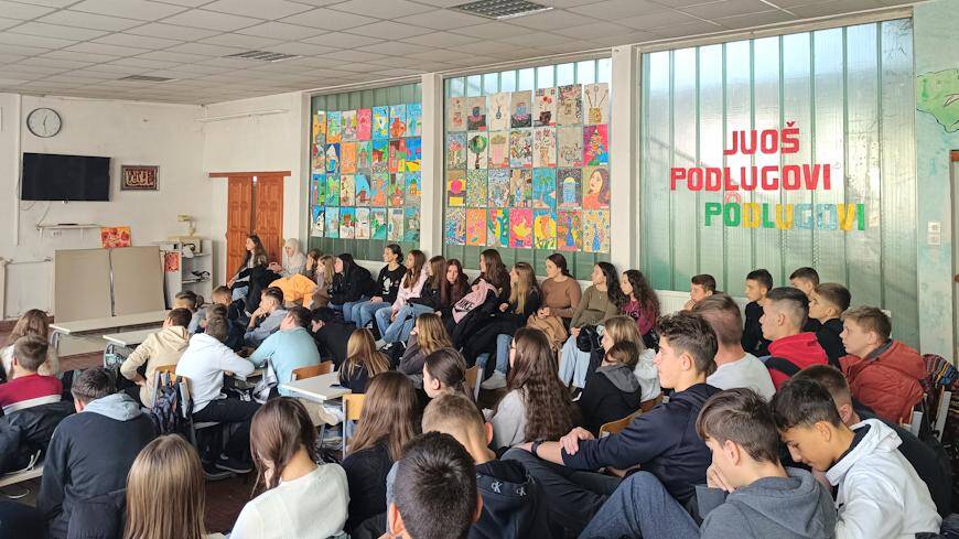 Mladi u Ilijašu uče kako prepoznati i suzbiti govor mržnje