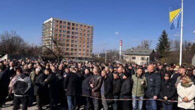 Nikada veći broj pristalica Dodika ispred Suda BiH: Ovog puta bez muzike