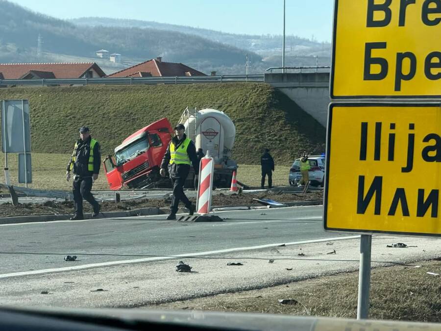 Saobraćajna nesreća na autoputu kod Ilijaša, izlaz Podlugovi zatvoren