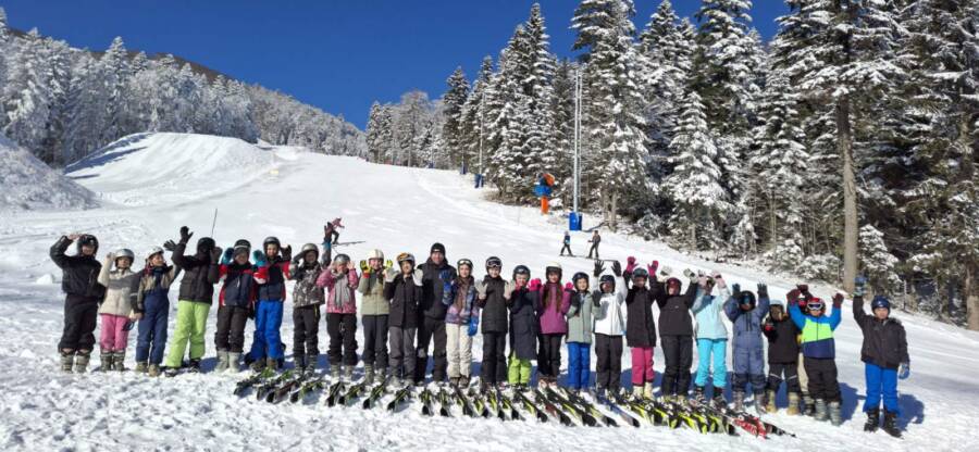 Konačno počela škola skijanja za učenike šestih razreda iz Ilijaša