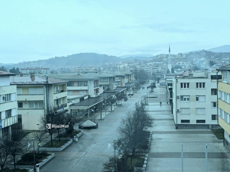 Oblačno sa slabom kišom, na planinama snijeg