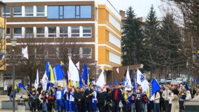 Upriličeno polaganje cvijeća i defile povodom Dana općine Ilijaš i Dana nezavisnosti BiH