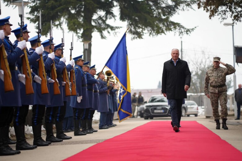 Helez zabranio slijetanje vojnog aviona iz Mađarske