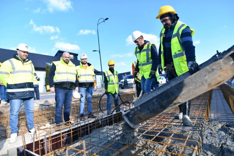 Počeli radovi na betoniranju podloge za tramvajsku prugu od Ilidže do Hrasnice