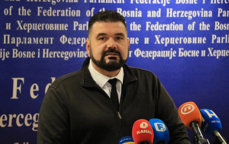 Mešalić pita gdje je vlast da umiri građane, pa odgovara: Zauzeti su pljuvanjem po opoziciji ili medijskim lažima