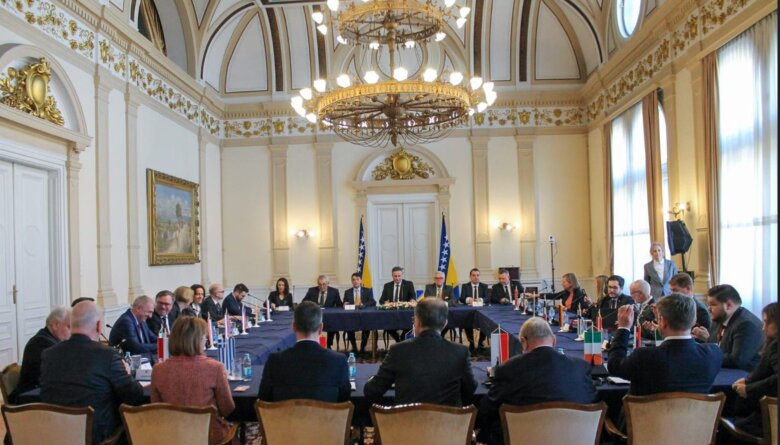 Bećirović od stranih ambasadora zatražio hitno povećanje EUFOR snaga