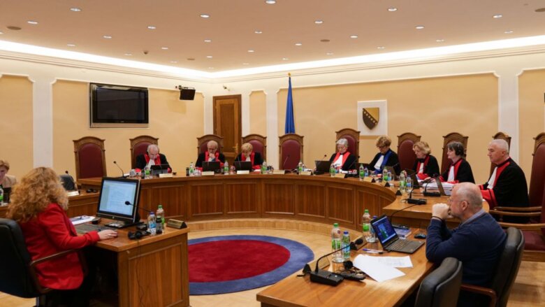 Ustavni sud BiH je od jutros u hitnom zasjedanju, očekuje odluka o opasnim zakonima iz RS