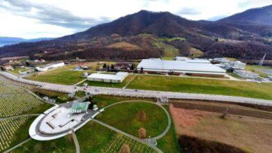 Ćamil Duraković okupio profesore i pisce: “Ovo su naši zahtjevi, inače proglasite vanredno stanje”