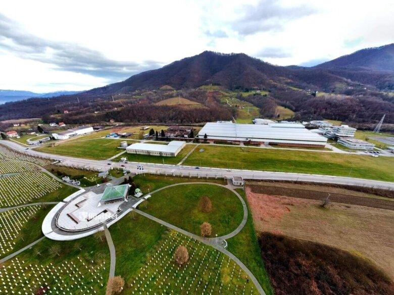 Ćamil Duraković okupio profesore i pisce: “Ovo su naši zahtjevi, inače proglasite vanredno stanje”