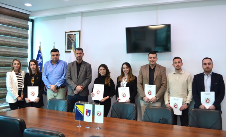 Potpisani ugovori o stipendiranju za osam ilijaških doktoranata