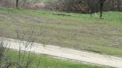 Nedostatak parking prostora kod mezarja u Ljubnićima