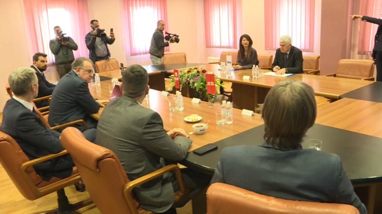 U Mostaru počeo sastanak HDZ-a BiH i Trojke
