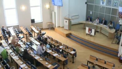 Dević: Trojka je Kanton Sarajevo dovela pred bankrot, budžet je velika šarena laža