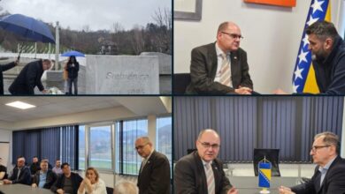 Christian Schmidt posjetio Memorijalni centar Srebrenica