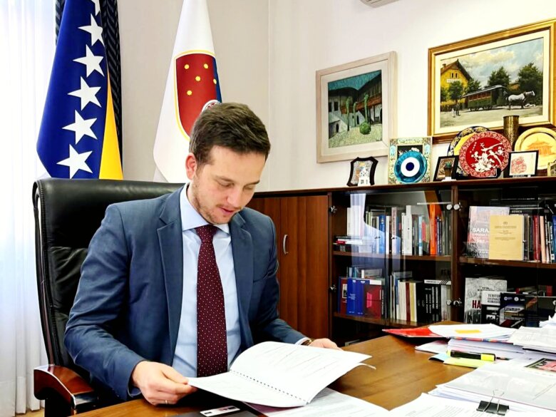 Premijer Uk: Uprkos brojnim izazovima nastavljamo ključne investicija i sve socijalne programe