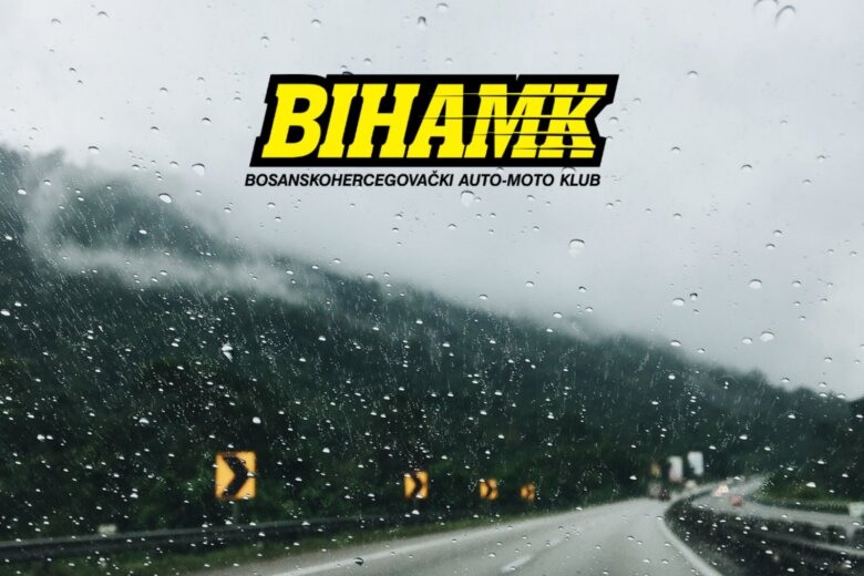 Saobraćaj obustavljen na više putnih pravaca