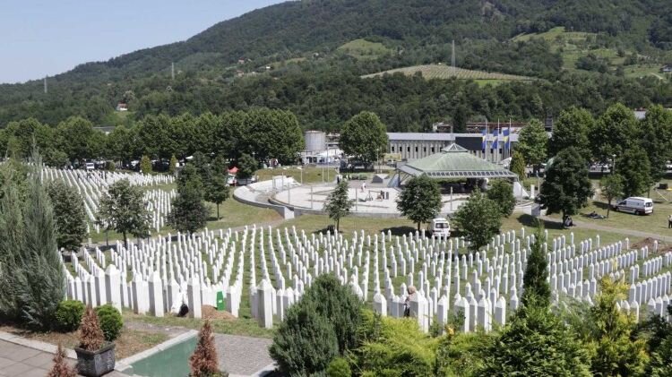 U Memorijalnom centru Srebrenica-Potočari prije 22 godine ukopano prvih 600 žrtava genocida